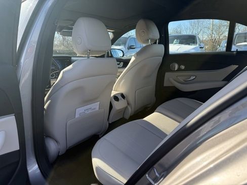Certified 2022 Mercedes-Benz E 350 4MATIC Sedan image 15