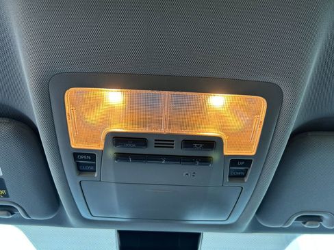 Used 2019 Toyota Highlander XLE image 22