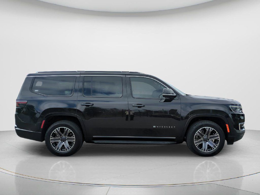 Used 2023 Jeep Wagoneer Series II AWD/4WD image 4