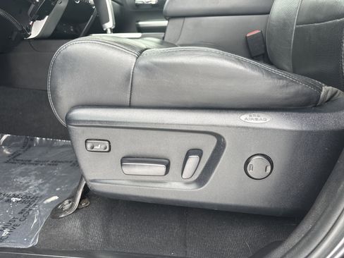 Used 2014 Toyota Tundra Platinum image 32
