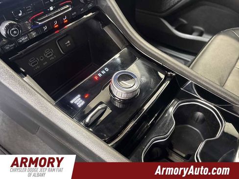 Used 2023 Jeep Grand Cherokee Limited image 15