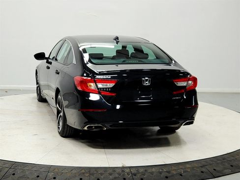 Used 2021 Honda Accord Sport image 6