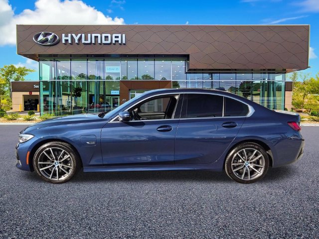 Used 2022 BMW 330e RWD image 4