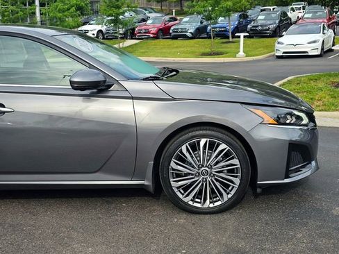 Used 2024 Nissan Altima 2.5 SL FWD image 6