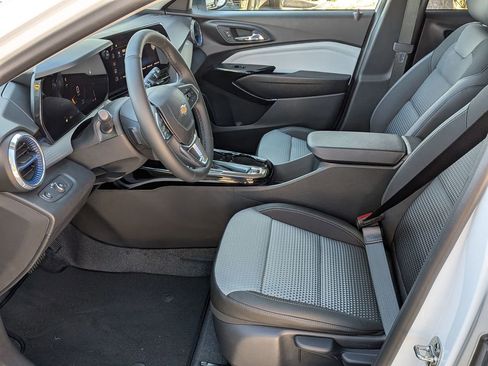 New 2026 Chevrolet Trax LT w/ Driver Confidence Package image 18