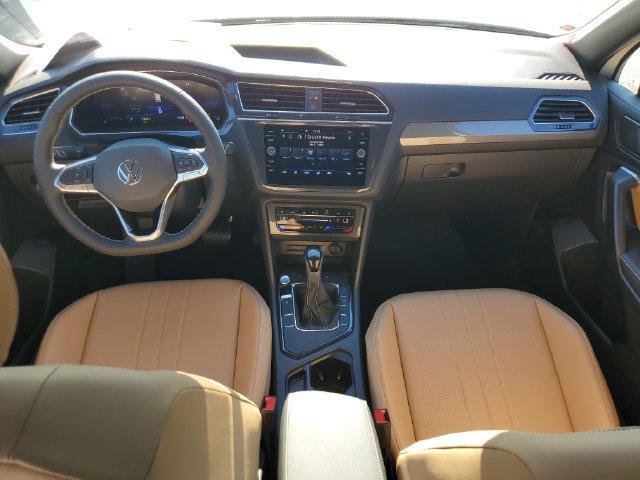 Certified 2023 Volkswagen Tiguan SE w/ Panoramic Sunroof Package FWD image 8
