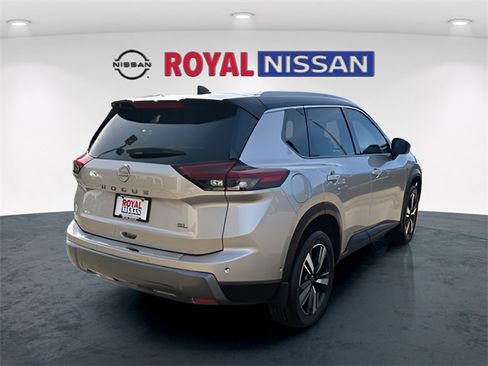 Used 2024 Nissan Rogue SL w/ SL Premium Package image 7