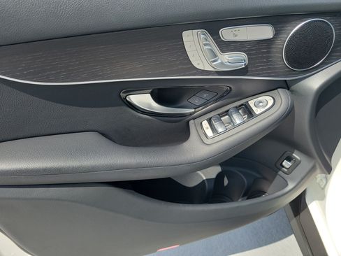 Used 2020 Mercedes-Benz GLC 300 image 19