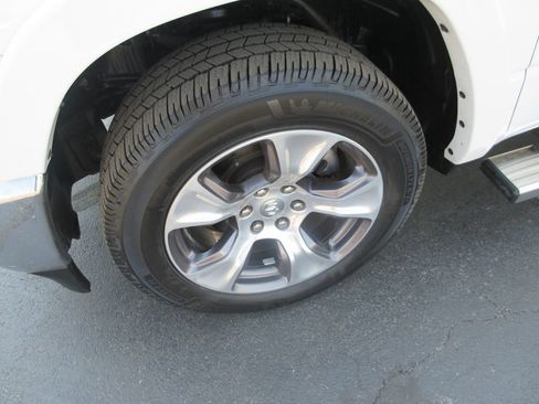 Used 2021 RAM 1500 Laramie AWD/4WD image 15