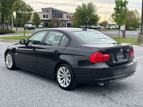 Used 2011 BMW 328i xDrive Sedan AWD/4WD image 5