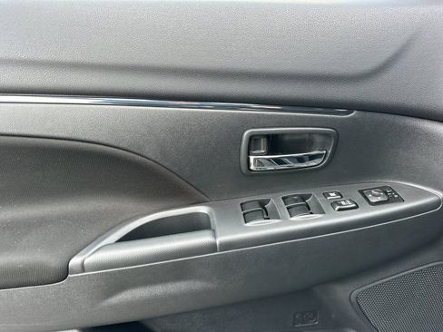 Used 2024 Mitsubishi Outlander Sport ES image 11