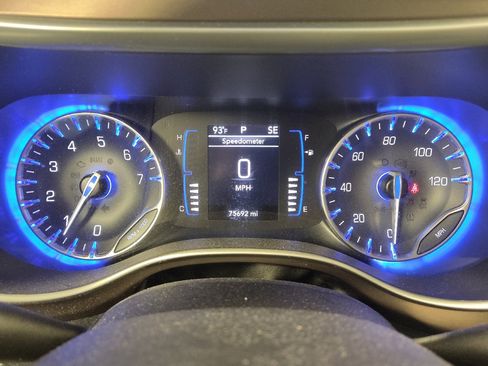 Used 2021 Chrysler Voyager Lxi FWD image 23