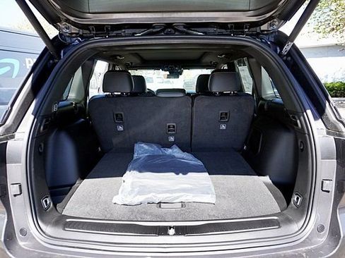 New 2026 Jeep Grand Cherokee Limited w/ Limited Altitude Package image 16