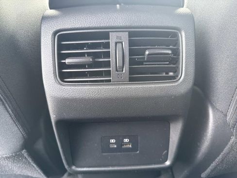 Certified 2023 Nissan Rogue SV image 17