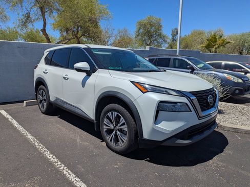 Used 2021 Nissan Rogue SV FWD image 4