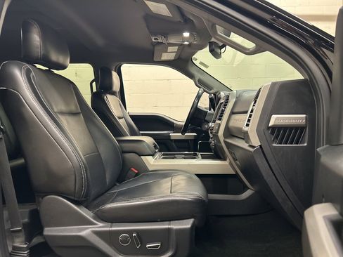 Used 2017 Ford F250 Lariat w/ Chrome Package image 10