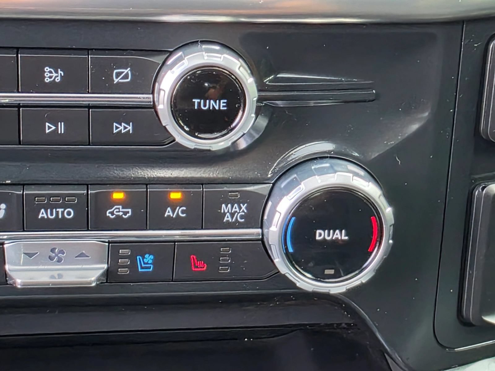 Used 2022 Ford F150 Lariat w/ Equipment Group 502A High AWD/4WD image 18