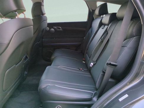 Certified 2025 Genesis GV80 2.5T Prestige AWD/4WD image 18