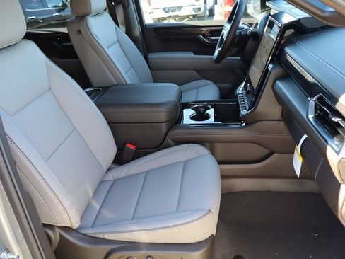 New 2026 GMC Yukon XL Elevation AWD/4WD image 28