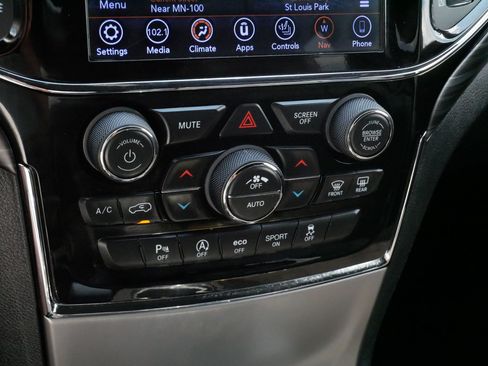 Used 2019 Jeep Grand Cherokee Altitude AWD/4WD image 23