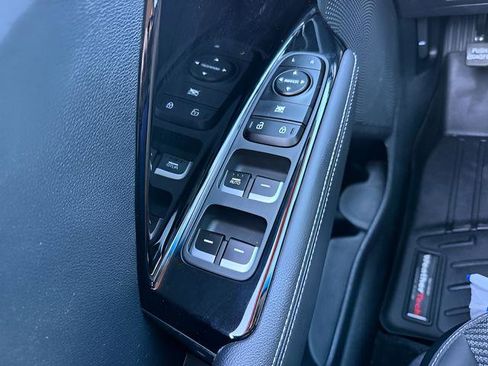 Used 2022 Kia Niro LXS FWD image 18