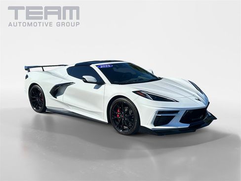 Used 2025 Chevrolet Corvette Stingray Coupe image 1