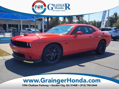 Used 2023 Dodge Challenger R/T w/ Plus Package image 1