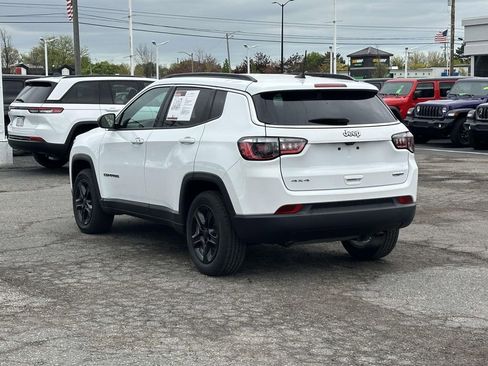 Used 2023 Jeep Compass Latitude w/ Convenience Group AWD/4WD image 6