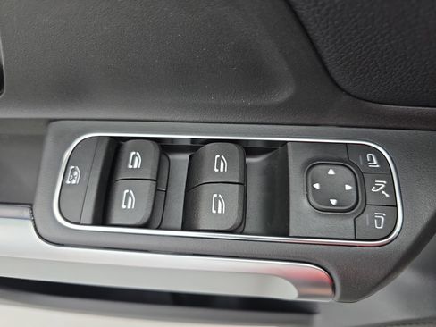 New 2026 Mercedes-Benz GLB 250 image 29