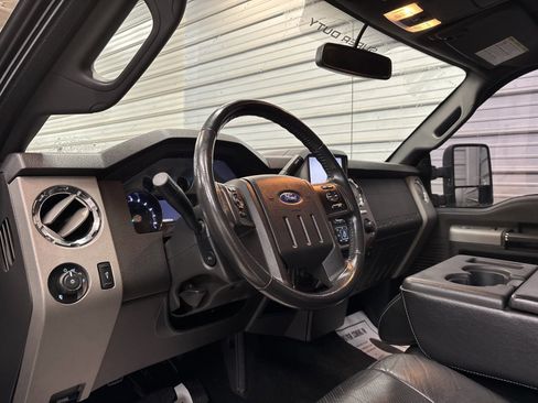 Used 2014 Ford F350 Lariat w/ Lariat Interior Package image 10