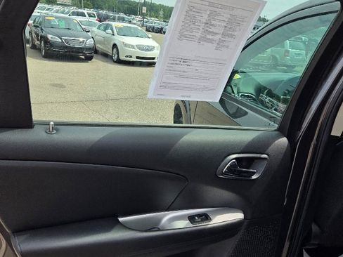 Used 2016 Dodge Journey SE image 12