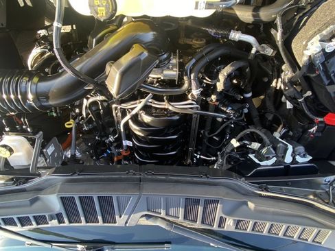 Certified 2025 Ford F150 Lariat w/ Equipment Group 501A Mid image 30