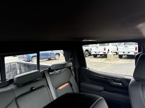 Certified 2025 GMC Sierra 1500 AT4 w/ AT4 Preferred Package AWD/4WD image 14
