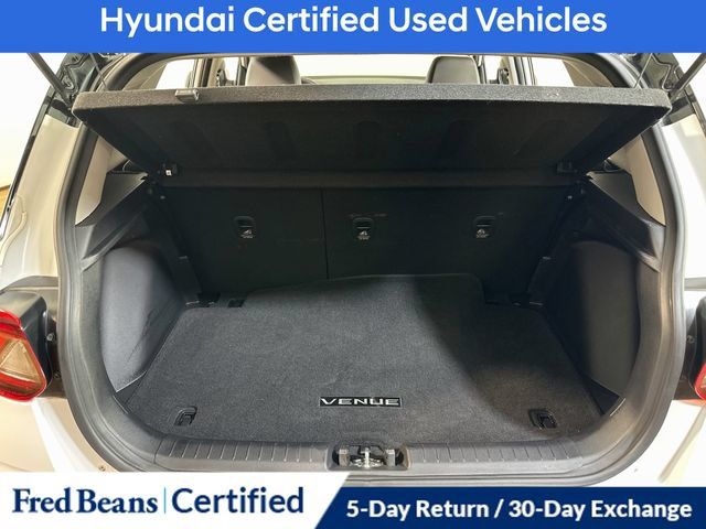 Used 2023 Hyundai Venue Limited FWD image 12