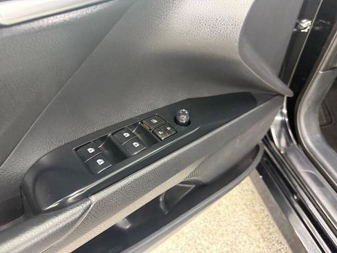 Used 2020 Toyota Camry LE w/ Convenience Package image 33