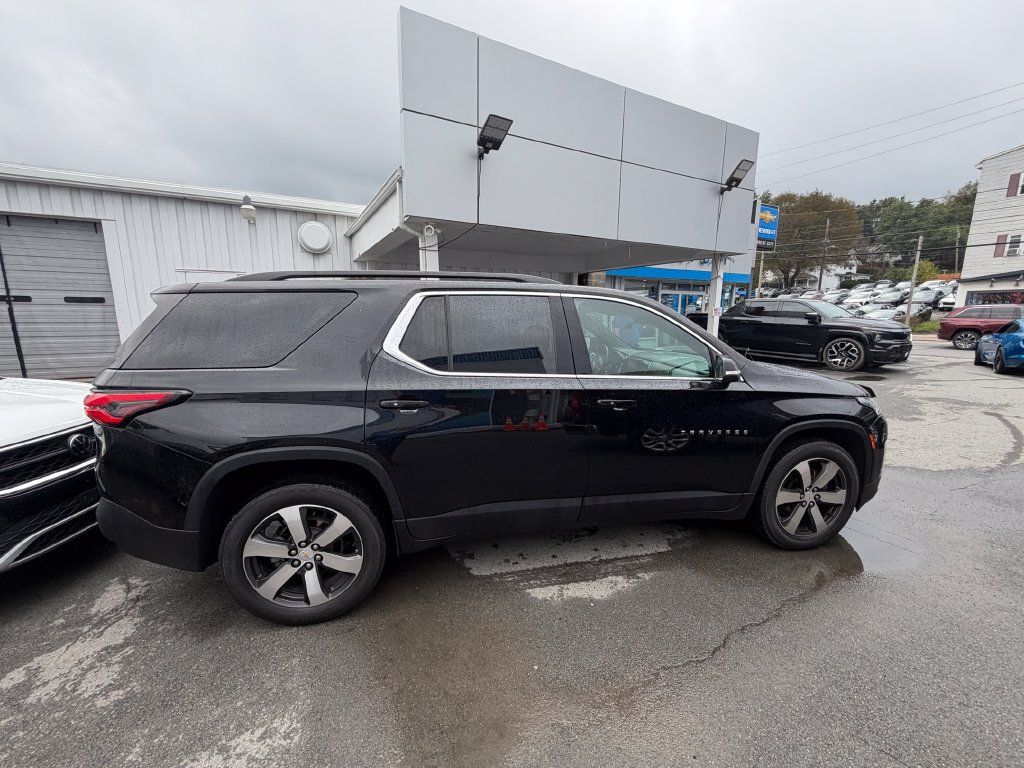 Used 2023 Chevrolet Traverse LT w/ LT Premium Package AWD/4WD image 6