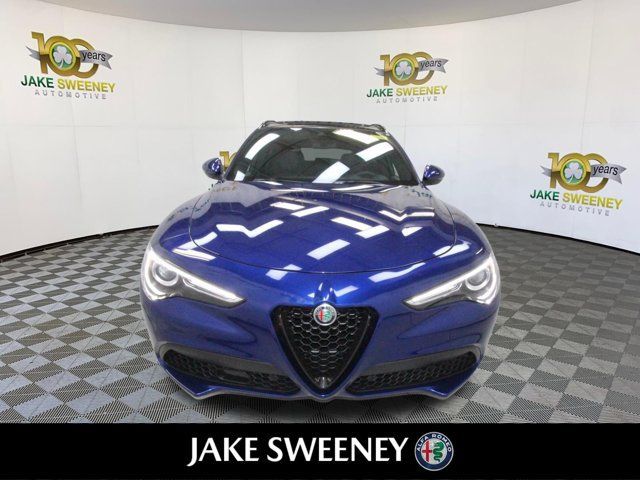 Used 2022 Alfa Romeo Stelvio Sprint AWD/4WD image 3