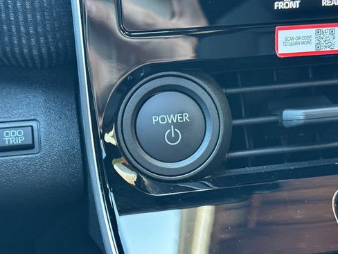 Used 2025 Toyota bZ4X AWD image 29