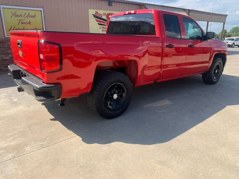 Used 2016 Chevrolet Silverado 1500 W/T w/ Trailering Package image 2