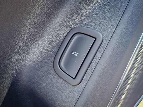 New 2026 GMC Acadia Elevation image 11