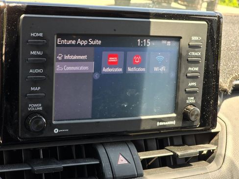 Used 2020 Toyota RAV4 LE AWD/4WD image 21