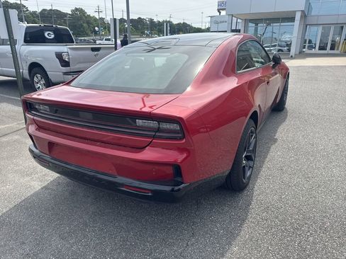 Used 2024 Dodge Charger Daytona R/T w/ Plus Group AWD/4WD image 17