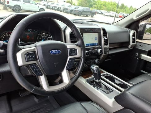 Used 2019 Ford F150 Lariat w/ Equipment Group 502A Luxury AWD/4WD image 14