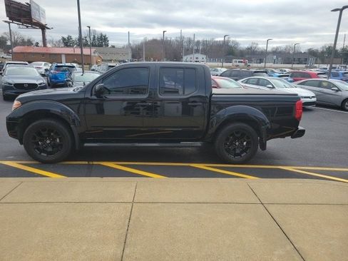 Used 2020 Nissan Frontier SV w/ Midnight Edition Floor Mats image 4