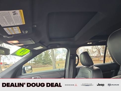 Used 2019 Ford Explorer Platinum image 22