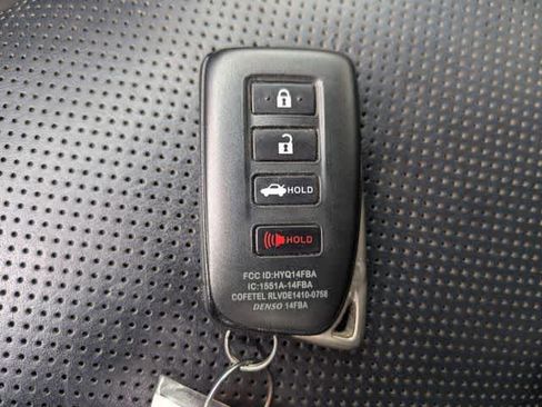 Used 2016 Lexus ES 350 w/ Luxury Package w/Wood Trim FWD image 34