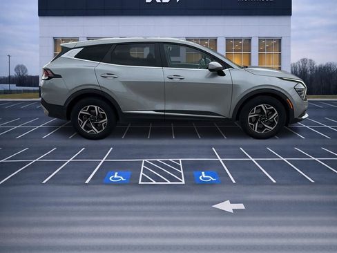Certified 2025 Kia Sportage LX FWD image 4