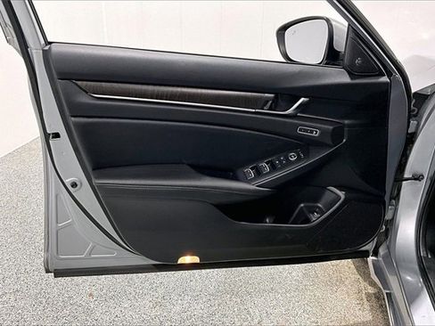 Used 2019 Honda Accord Touring image 21