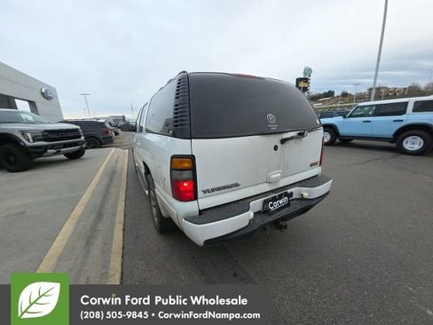 Used 2005 GMC Yukon XL Denali image 16