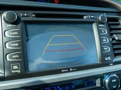 Used 2015 Toyota Highlander Limited AWD/4WD image 31